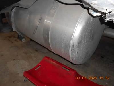Peterbilt 579 Right Fuel Tank