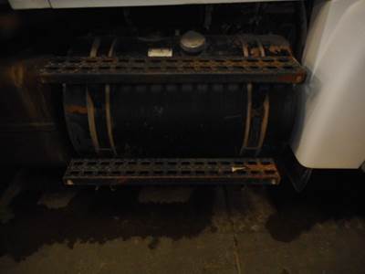 Sterling Acterra Right Fuel Tank for a 2002 Sterling 9500 SERIES