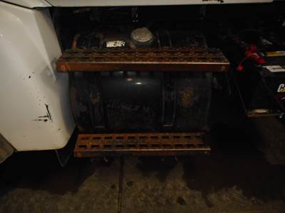 Sterling Acterra Left Fuel Tank for a 2002 Sterling 9500 SERIES