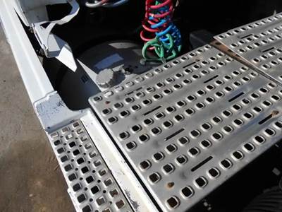 Volvo VNL Left Fuel Tank