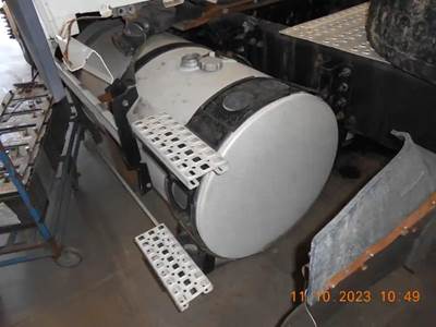 Volvo VNL Left Fuel Tank