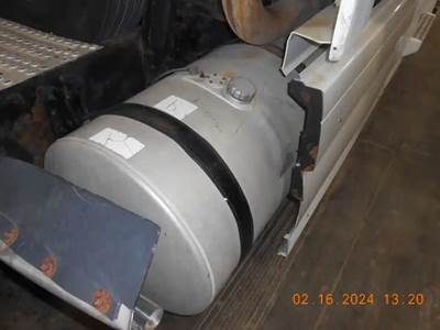 Volvo VNL Right Fuel Tank