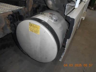 Volvo VNL Right Fuel Tank