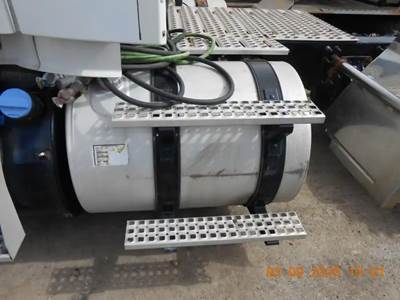 Volvo VNL Left Fuel Tank