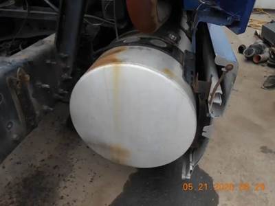 Volvo VNL Right Fuel Tank
