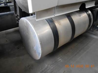 Volvo VNL Right Fuel Tank