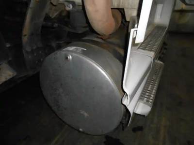 Volvo VNL64T Right Fuel Tank