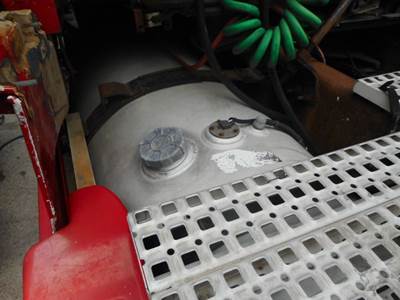 Volvo VNL770 Left Fuel Tank