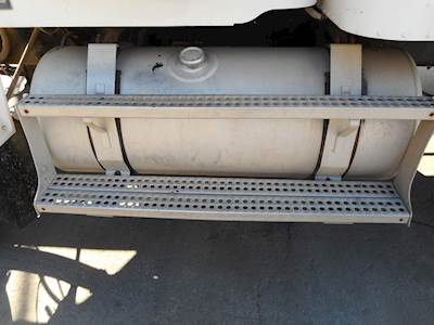 Freightliner Columbia 112 Left Fuel Tank for a 1986 Freightliner CL-112