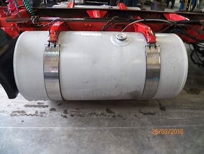 Freightliner Right Fuel Tank for a 1991 Freightliner Cabover