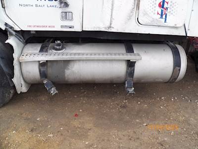Freightliner Columbia 120 Left Fuel Tank for a 2003 Freightliner CL120 Columbia