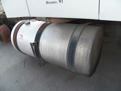 Volvo VNL610 Right Fuel Tank