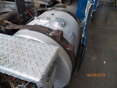 Volvo VNL64T Right Fuel Tank