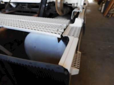 Volvo VNL780 Right Fuel Tank for a 2005 Volvo VNL 780