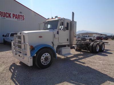 Peterbilt 378 Gasoline / Fuel Truck - Caterpillar, 10 Speed Manual