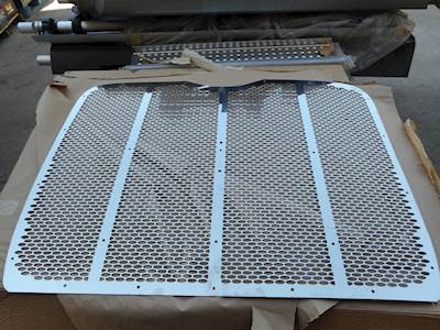 Peterbilt 386 Grille