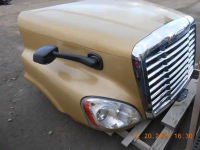 Freightliner Cascadia Hood