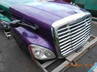Freightliner Cascadia Hood