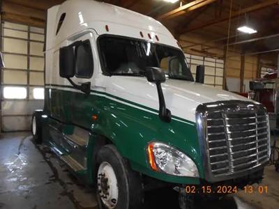 Freightliner Cascadia Hood