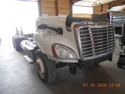 Used 2014 Freightliner Cascadia Hood, 54" Length