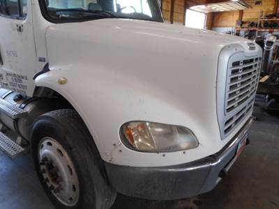 Freightliner M2 Hood for a 2005 Freightliner M-2 BUSINESS CLASS