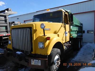 Volvo / WhiteGMC AUTOCAR Hood for a 1980 Volvowhitegmc AUTOCAR