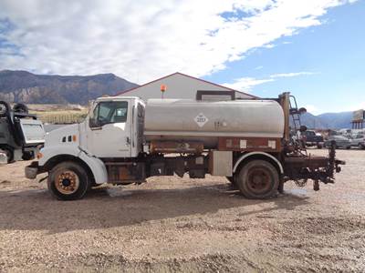 Sterling L7501 Single Axle Hot Oil / Asphalt Distributor Truck - Caterpillar, 6 Speed Automatic