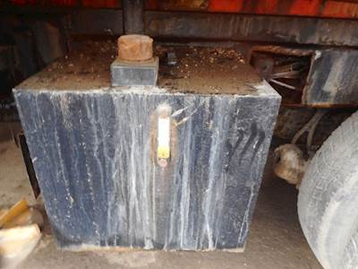 International 7600 Hydraulic Tank