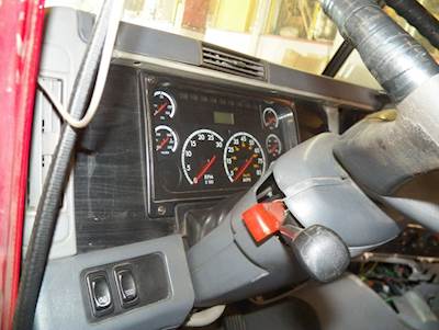Freightliner Columbia 120 Instrument Panel Cluster for a 2005 Freightliner Columbia CL120