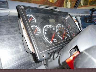 Freightliner Columbia 120 Instrument Panel Cluster