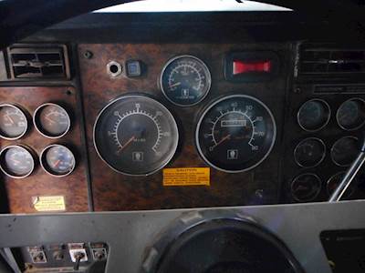 Kenworth T800 Instrument Panel Cluster