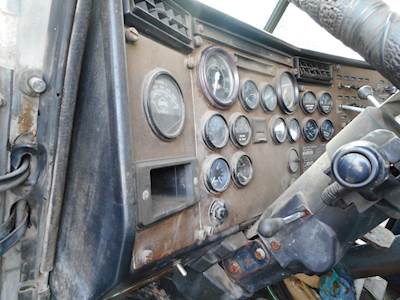 Peterbilt 377 Instrument Panel Cluster