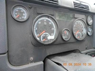 Freightliner Cascadia Instrument Panel Cluster
