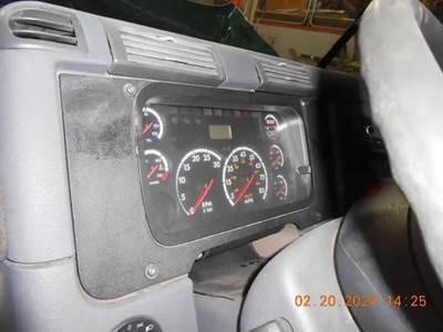 Freightliner Cascadia Instrument Panel Cluster