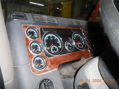 Freightliner Cascadia Instrument Panel Cluster