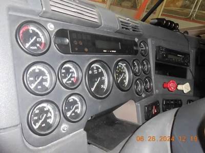 Freightliner Cascadia Instrument Panel Cluster