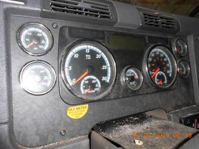 Freightliner Cascadia Instrument Panel Cluster