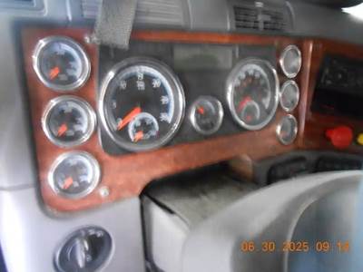 Freightliner Cascadia Instrument Panel Cluster