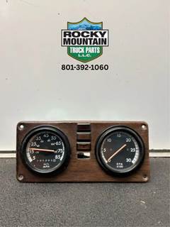 Freightliner FLD120 Instrument Panel Cluster