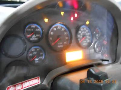 International 8600 Instrument Panel Cluster