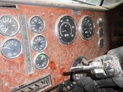 International 9400 Instrument Panel Cluster