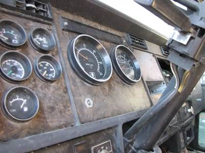 Kenworth T300 Instrument Panel Cluster
