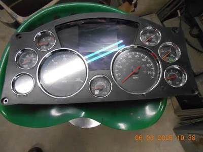 Kenworth T680 Instrument Panel Cluster