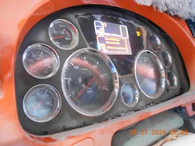 Kenworth T680 Instrument Panel Cluster
