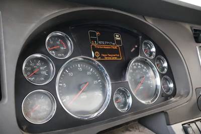 Kenworth T680 Instrument Panel Cluster