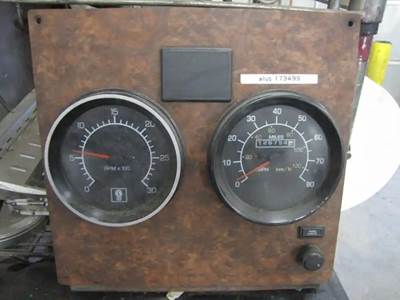 Kenworth T800 Instrument Panel Cluster