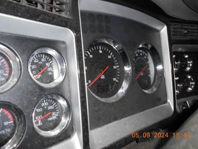 Kenworth T800B Instrument Panel Cluster