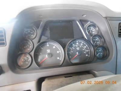 Peterbilt 579 Instrument Panel Cluster