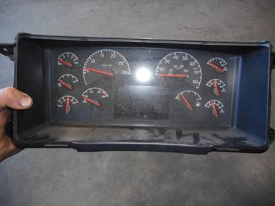 Volvo VNL Instrument Panel Cluster