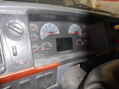 Volvo VNL Instrument Panel Cluster